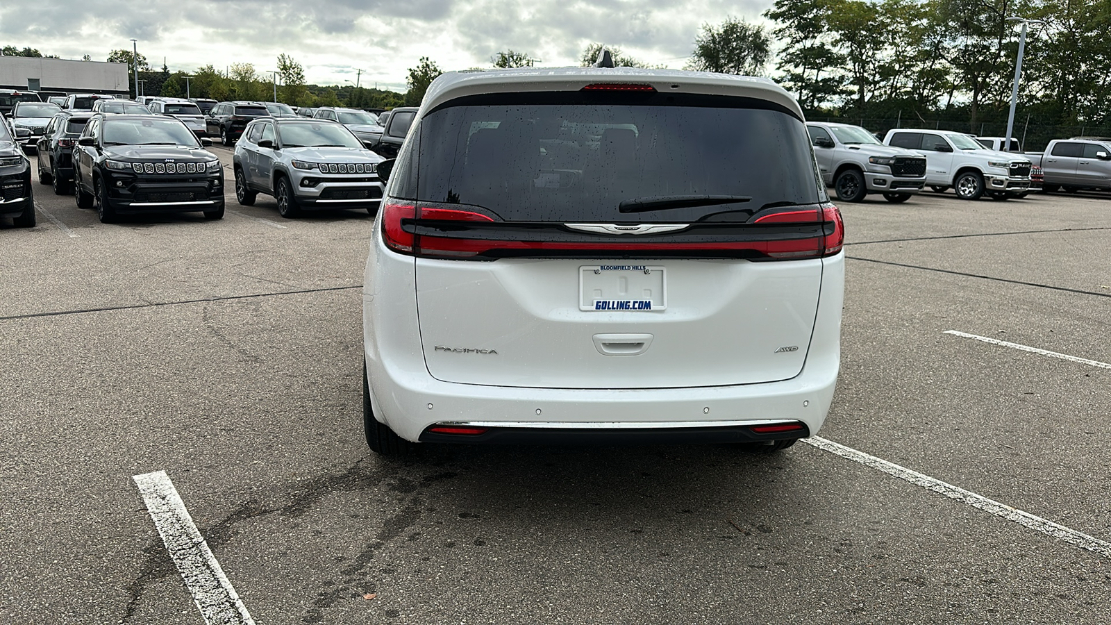 2025 Chrysler Pacifica  4