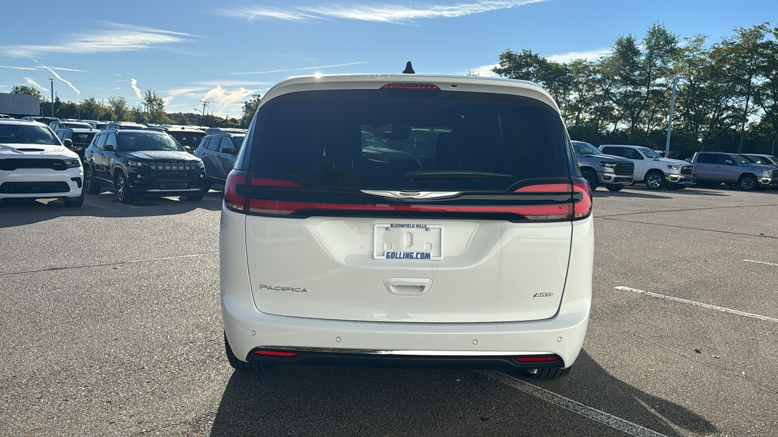 2025 Chrysler Pacifica  4