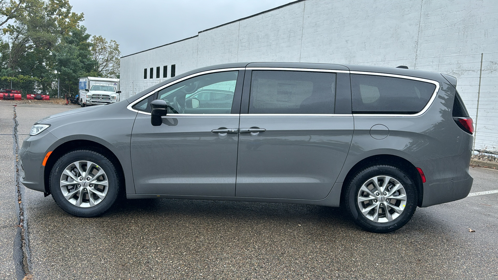 2025 Chrysler Pacifica  2