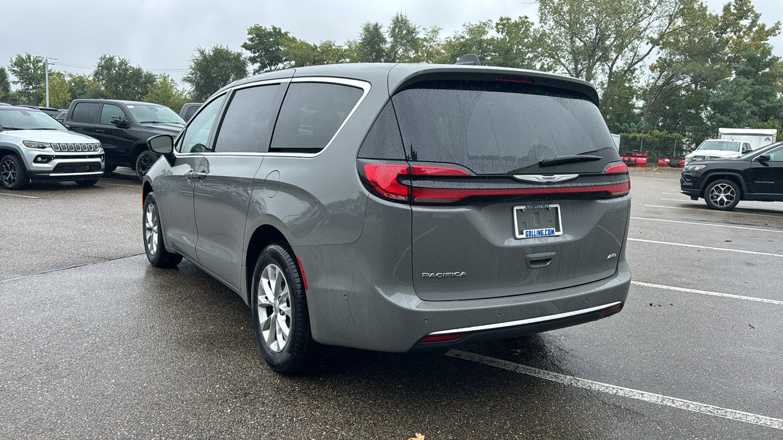 2025 Chrysler Pacifica  3