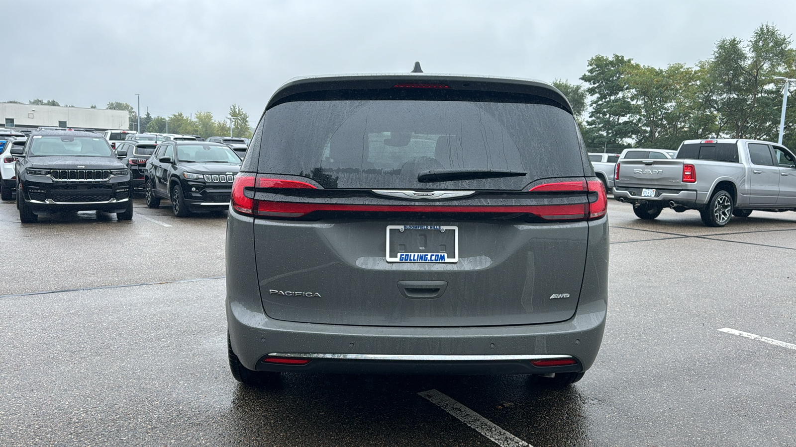 2025 Chrysler Pacifica  4