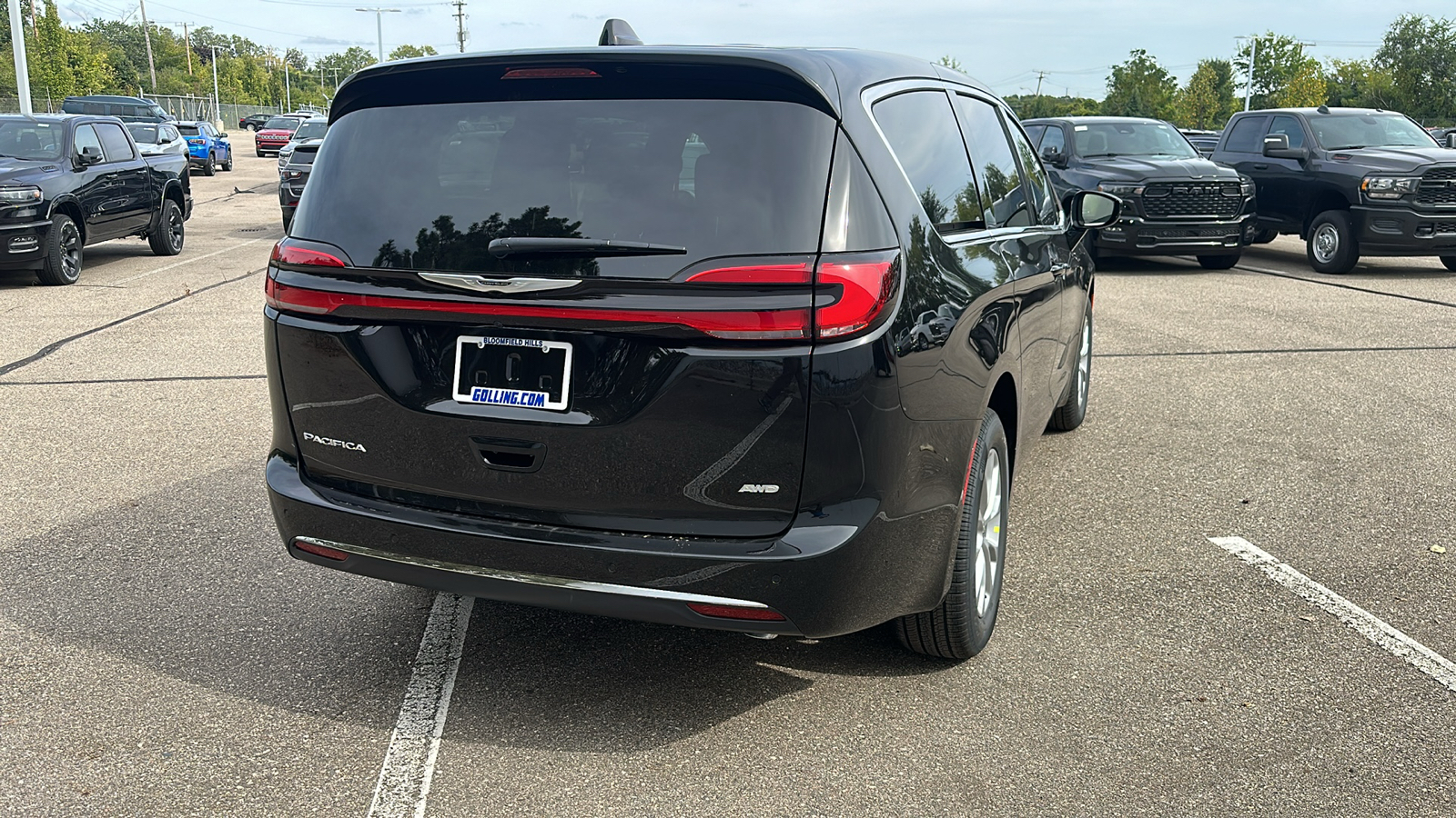 2025 Chrysler Pacifica  5