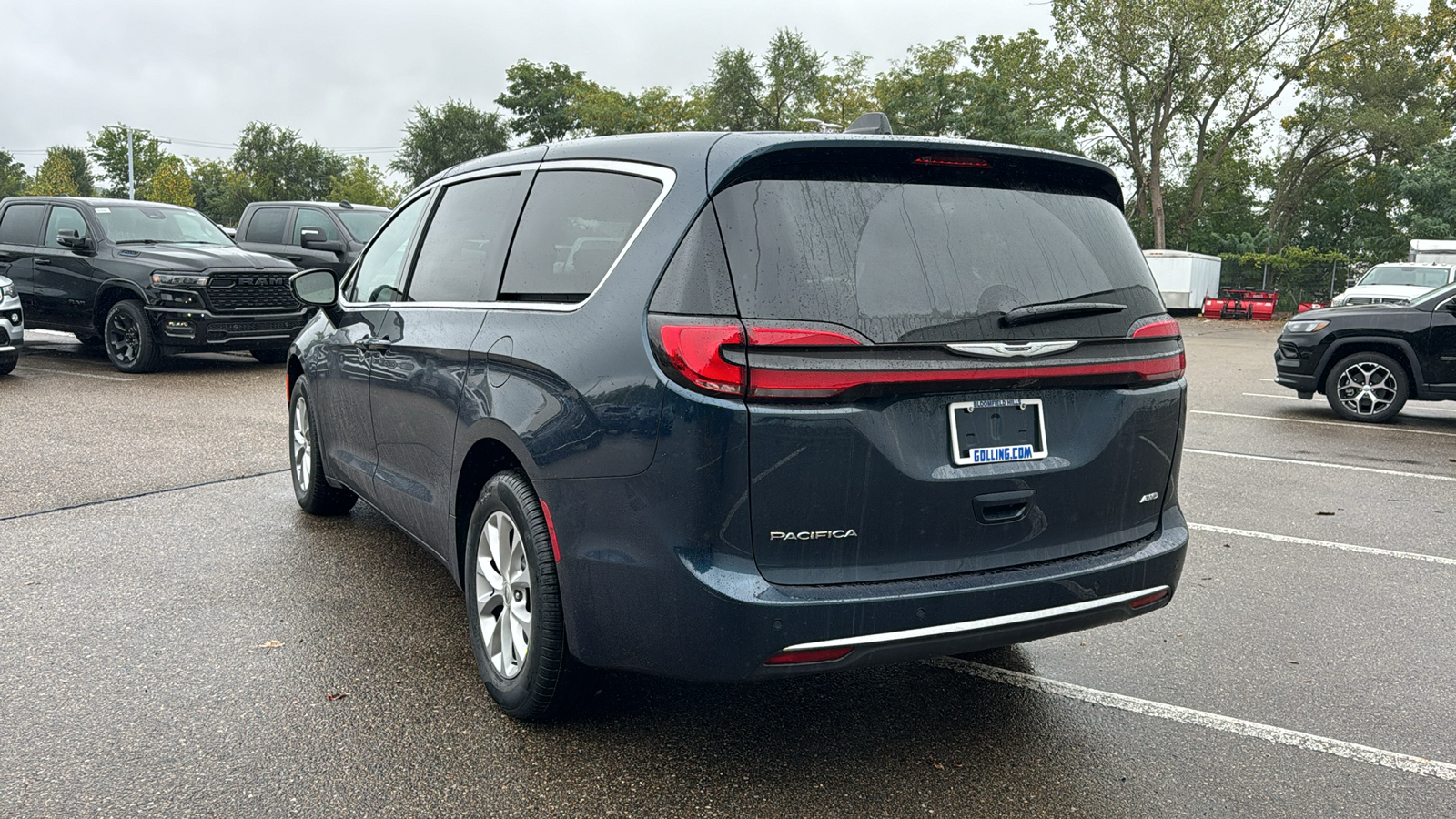 2025 Chrysler Pacifica  3