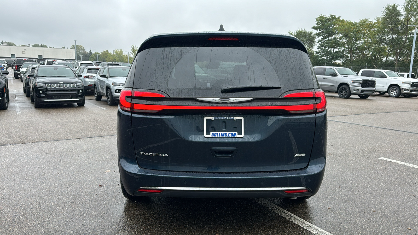 2025 Chrysler Pacifica  4