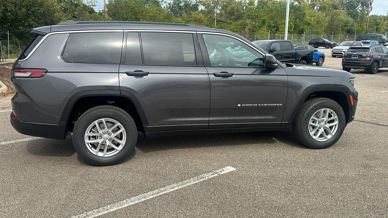 2025 Jeep Grand Cherokee L Laredo 6