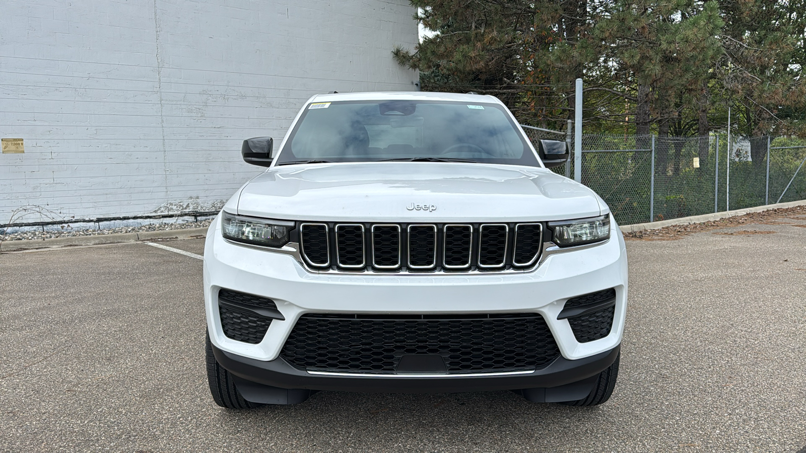 2025 Jeep Grand Cherokee Laredo 8