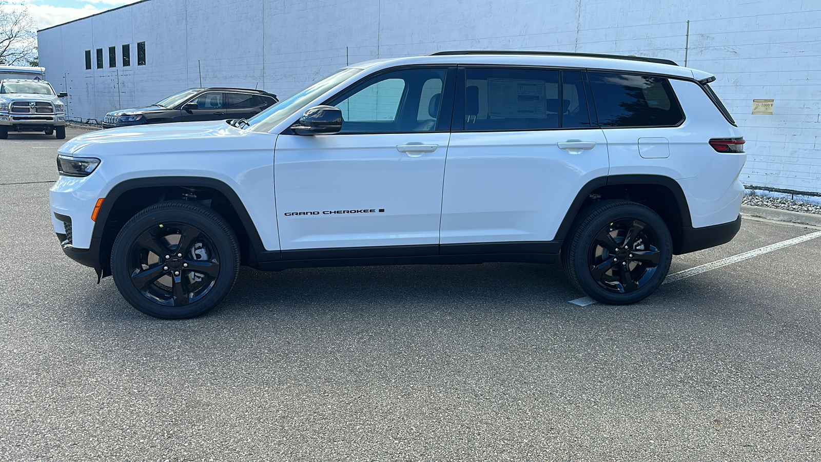 2025 Jeep Grand Cherokee L Altitude X 2