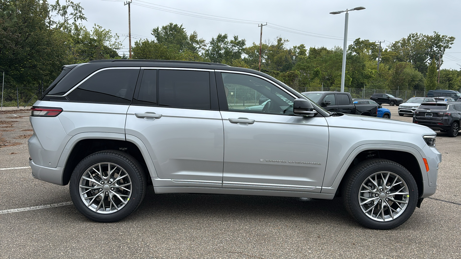 2025 Jeep Grand Cherokee Summit 6