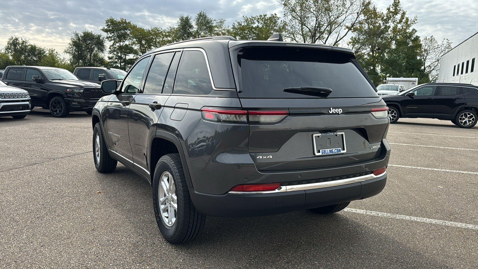 2025 Jeep Grand Cherokee Laredo 3