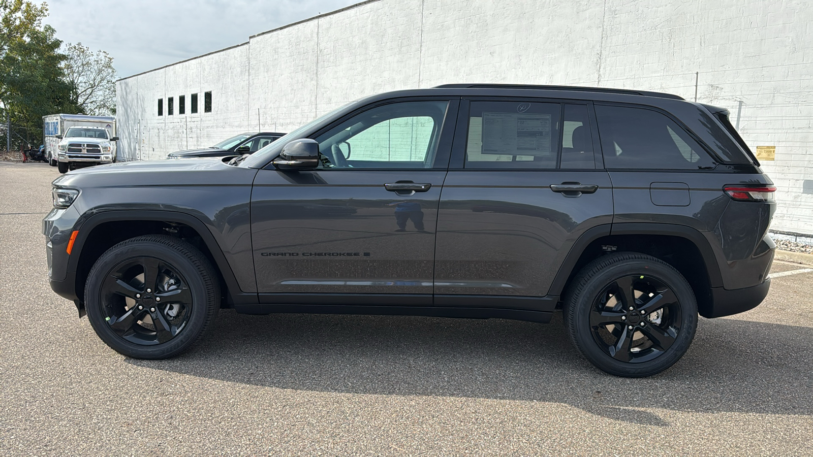 2025 Jeep Grand Cherokee Altitude X 2