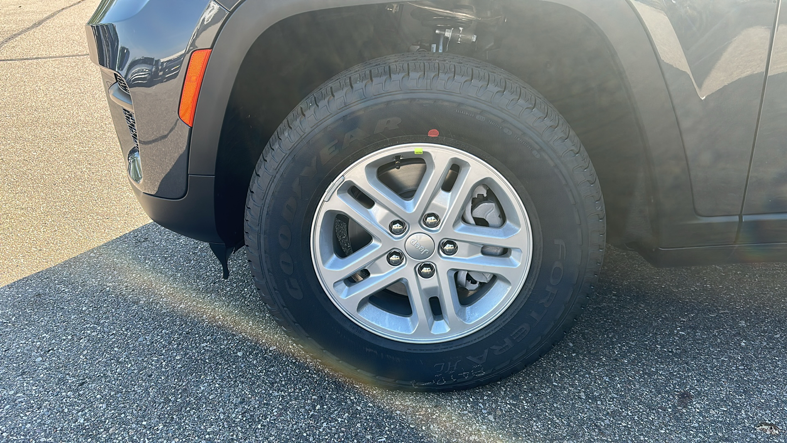 2025 Jeep Grand Cherokee Laredo 9