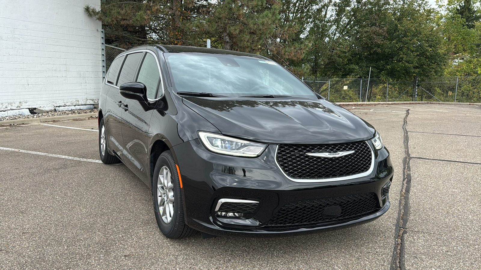 2025 Chrysler Pacifica  7