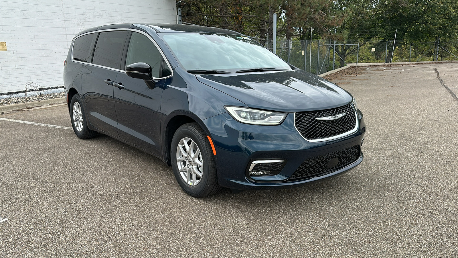 2025 Chrysler Pacifica  7