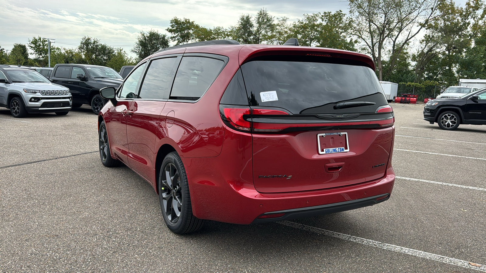 2025 Chrysler Pacifica Limited 3