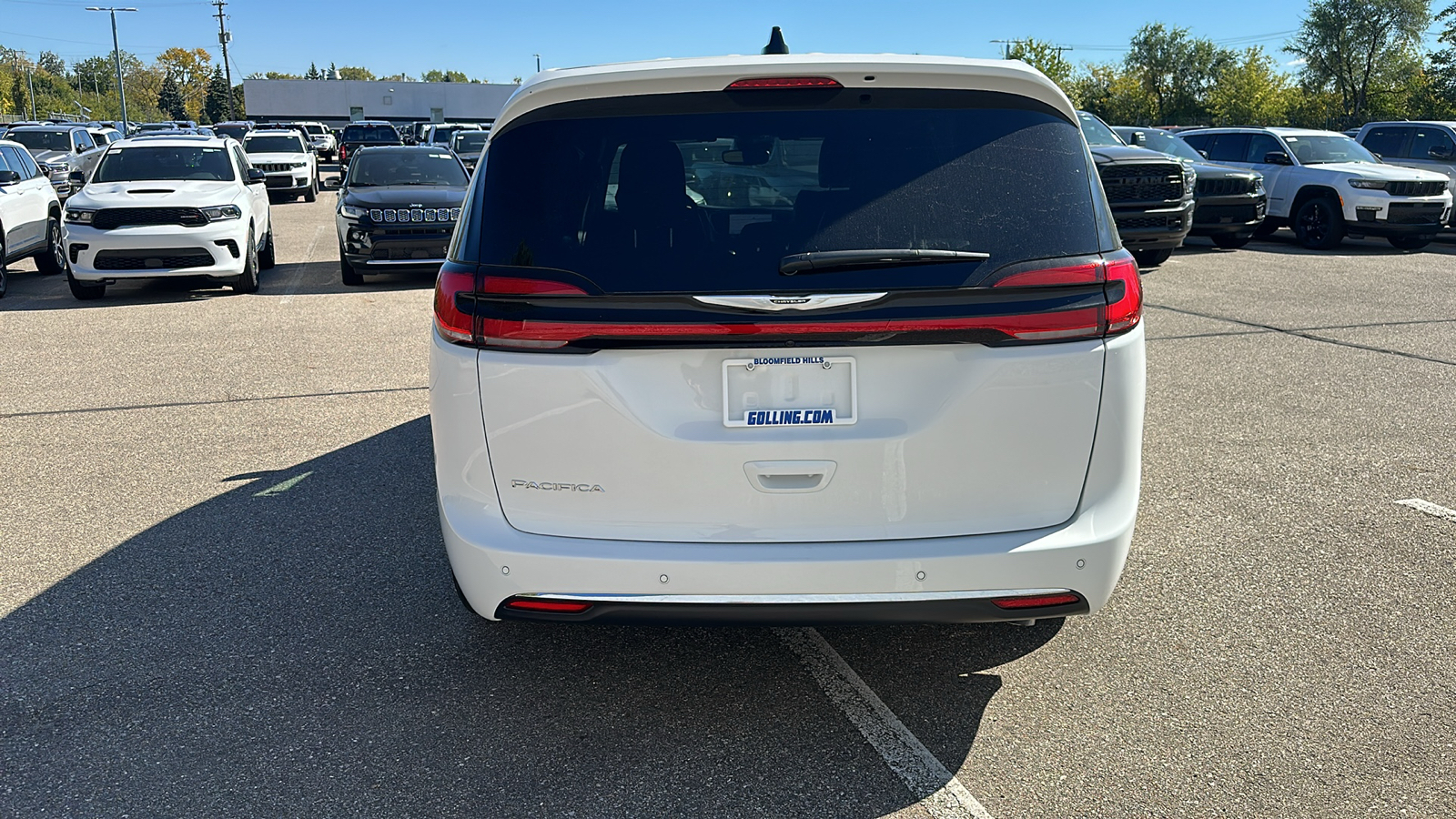 2025 Chrysler Pacifica  4