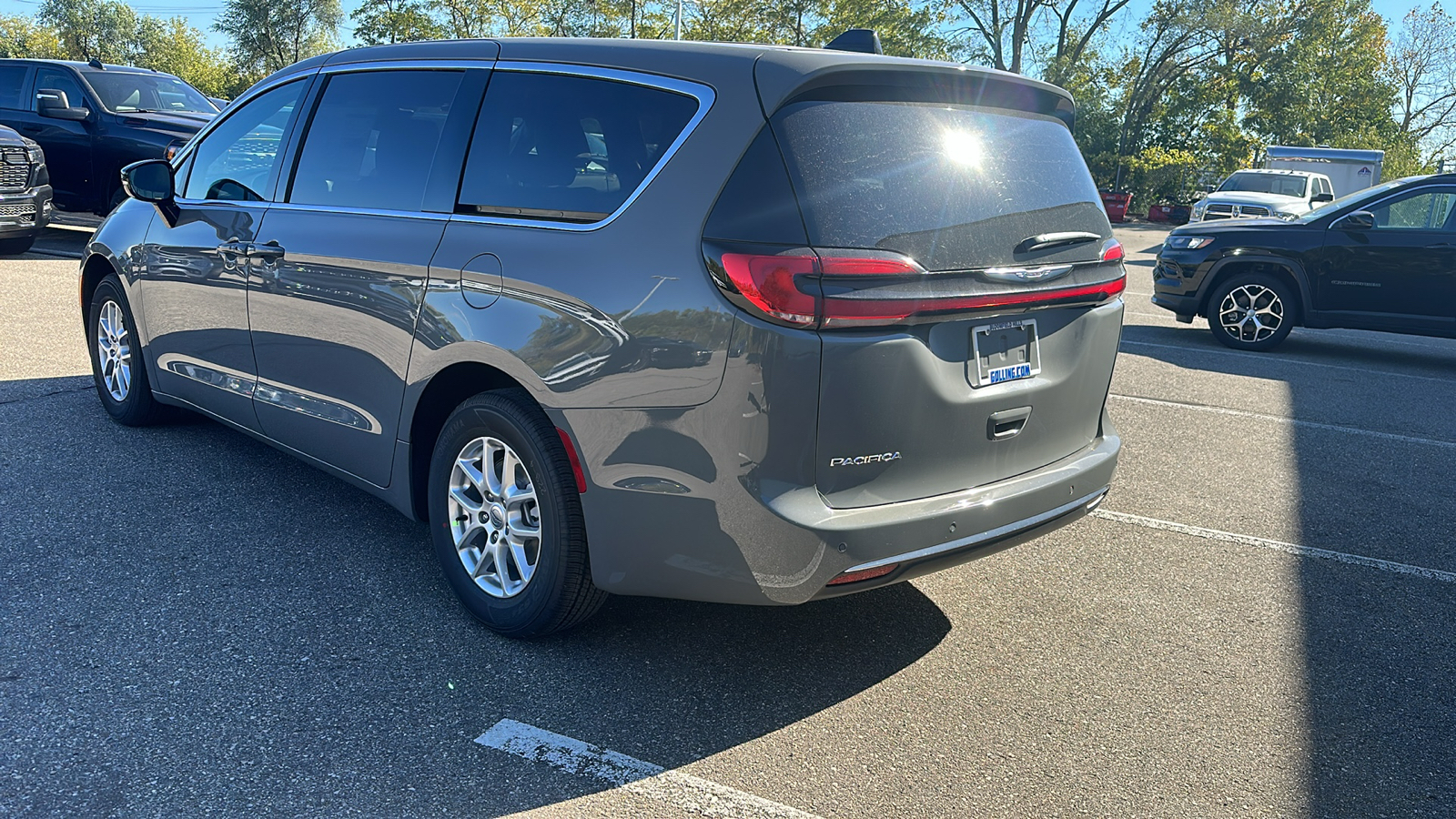 2025 Chrysler Pacifica  3