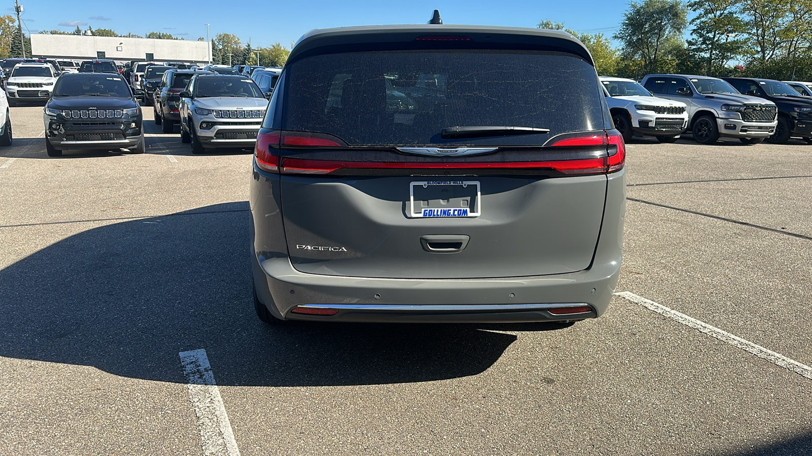 2025 Chrysler Pacifica  4