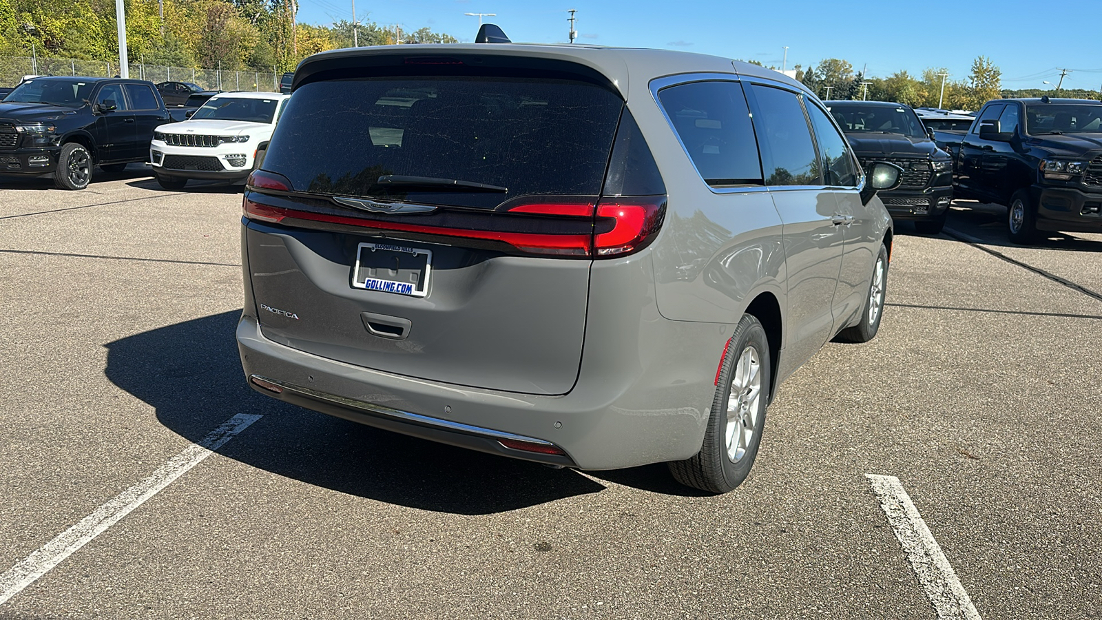 2025 Chrysler Pacifica  5