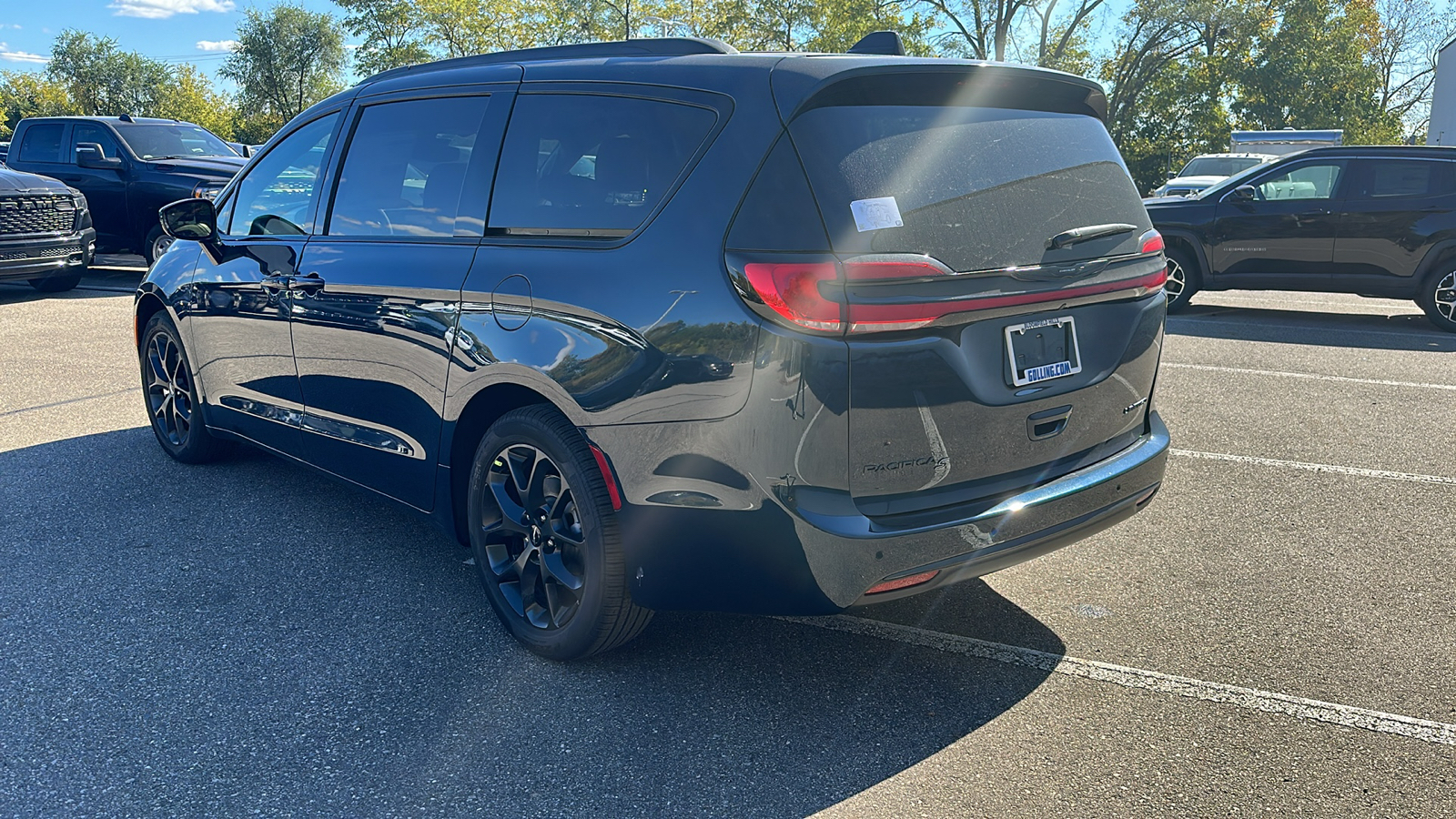 2025 Chrysler Pacifica Limited 3