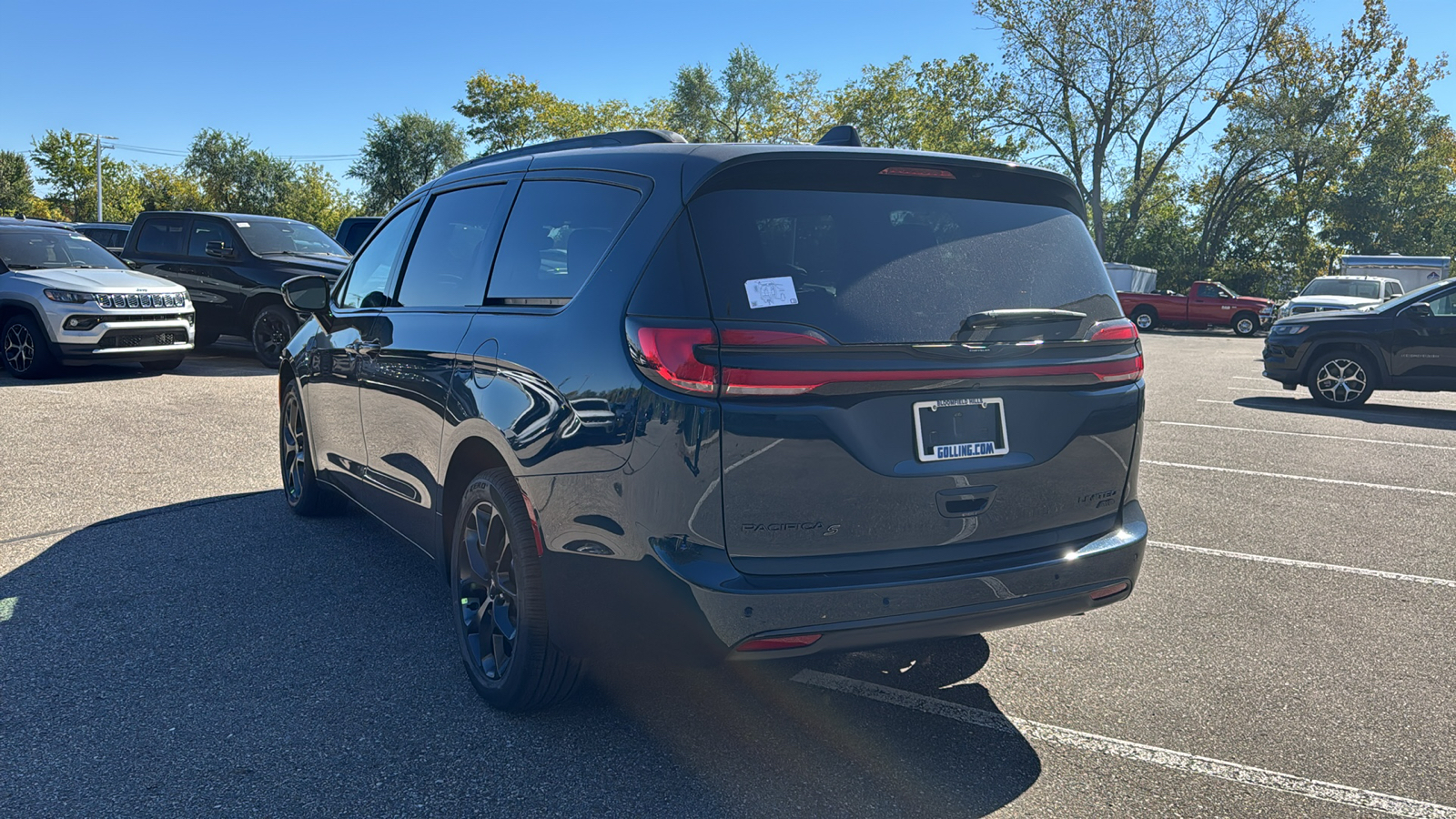 2025 Chrysler Pacifica Limited 3