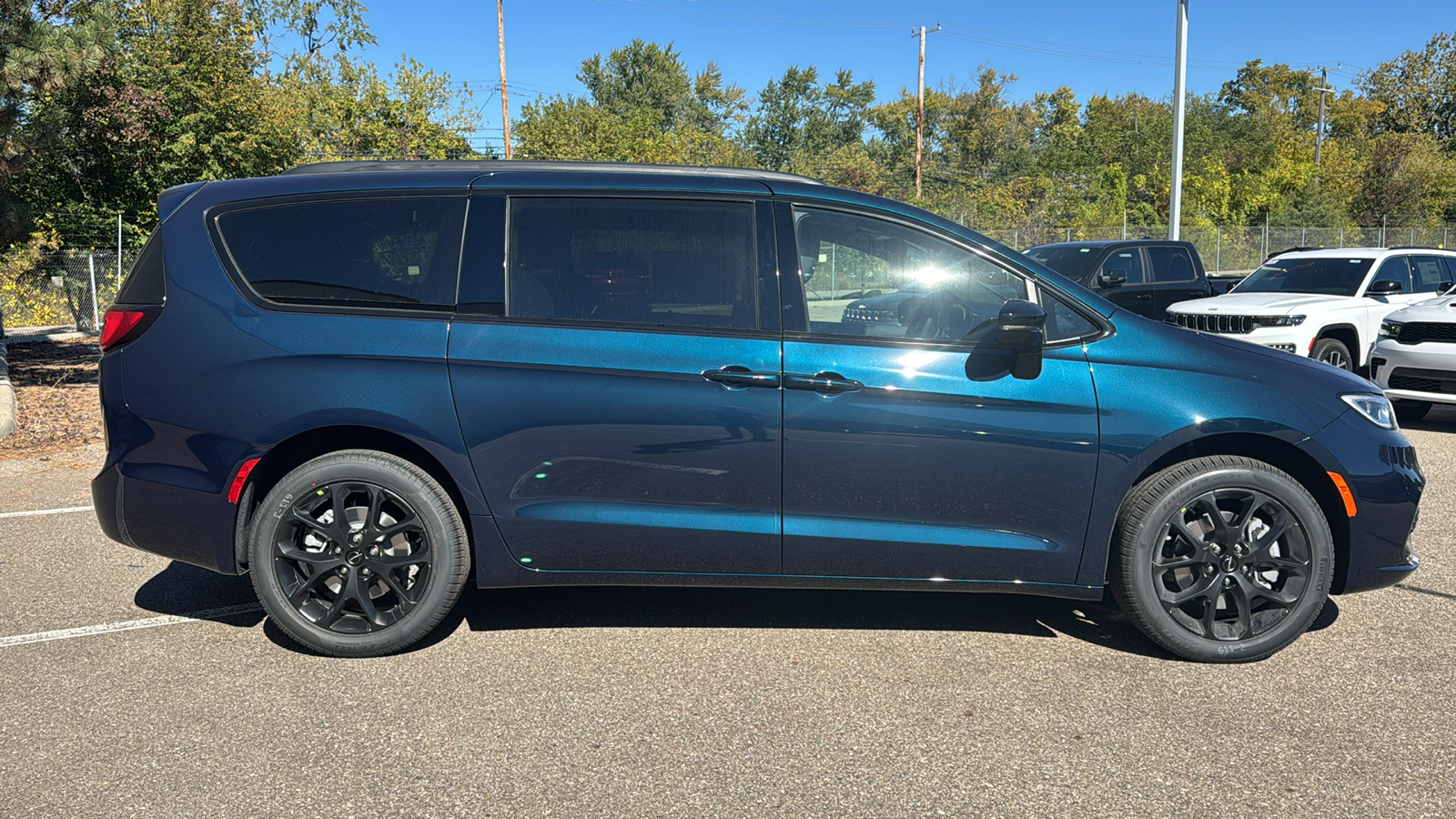 2025 Chrysler Pacifica Limited 6