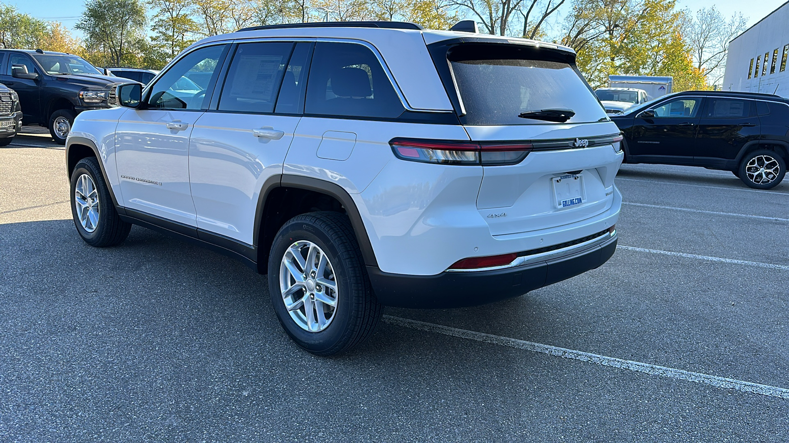 2025 Jeep Grand Cherokee Laredo 3