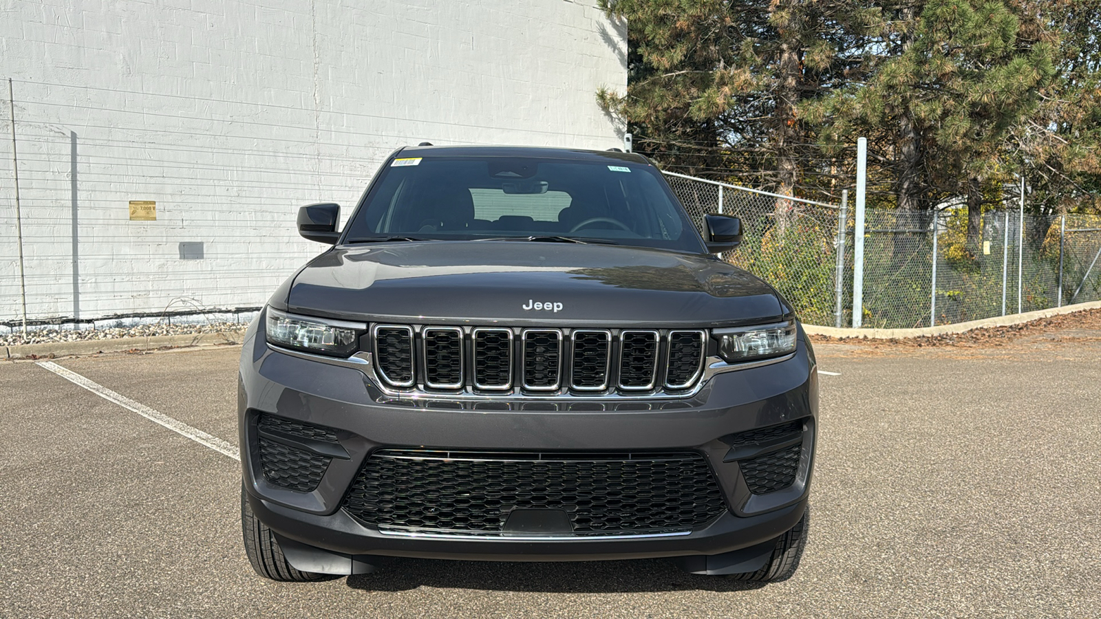 2025 Jeep Grand Cherokee Laredo 8