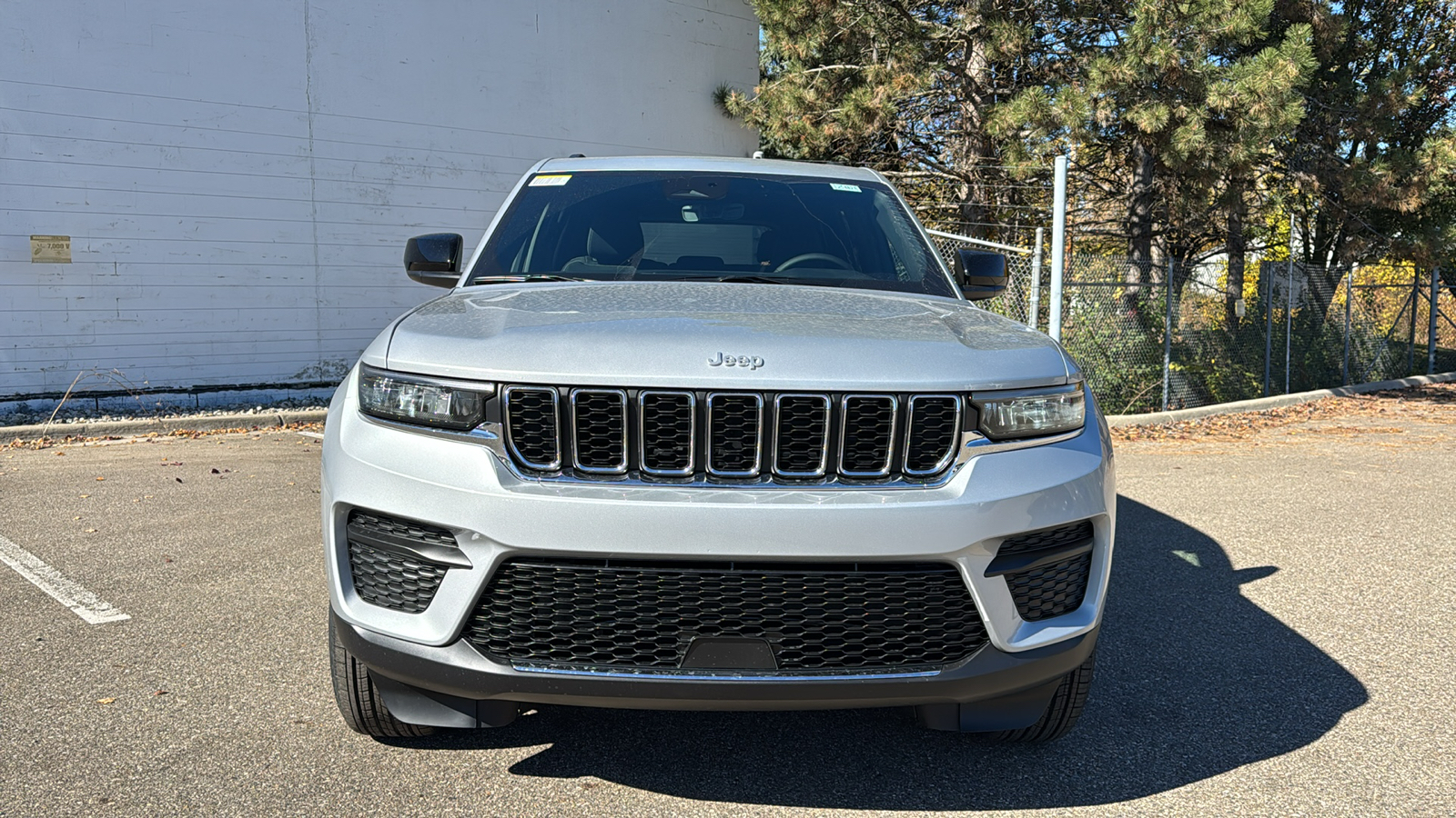 2025 Jeep Grand Cherokee Laredo 8