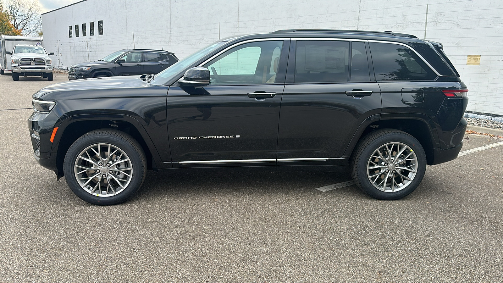 2025 Jeep Grand Cherokee  2