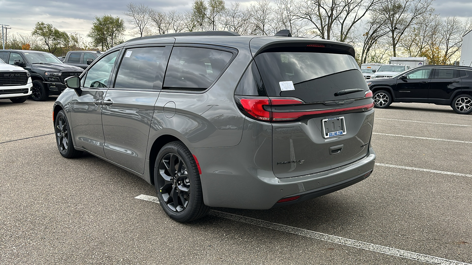 2025 Chrysler Pacifica Limited 3