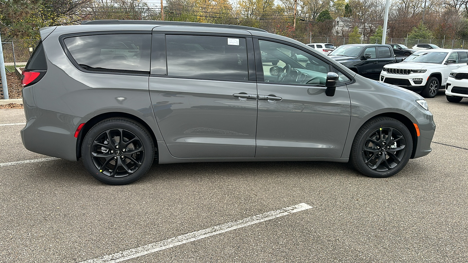 2025 Chrysler Pacifica Limited 6