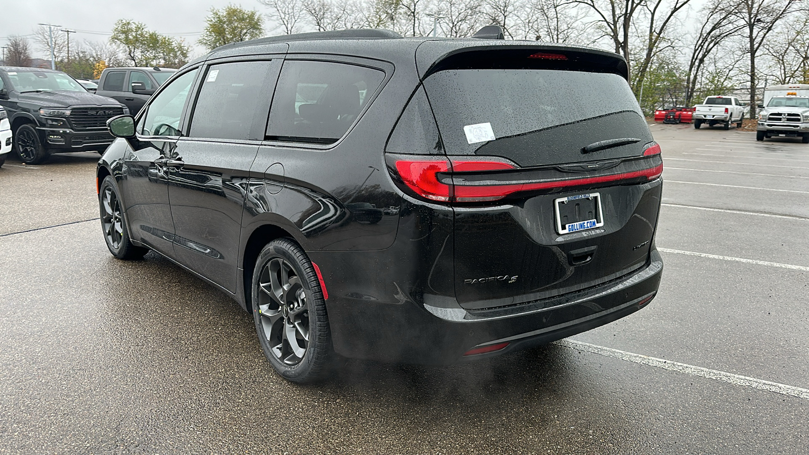 2025 Chrysler Pacifica Limited 3