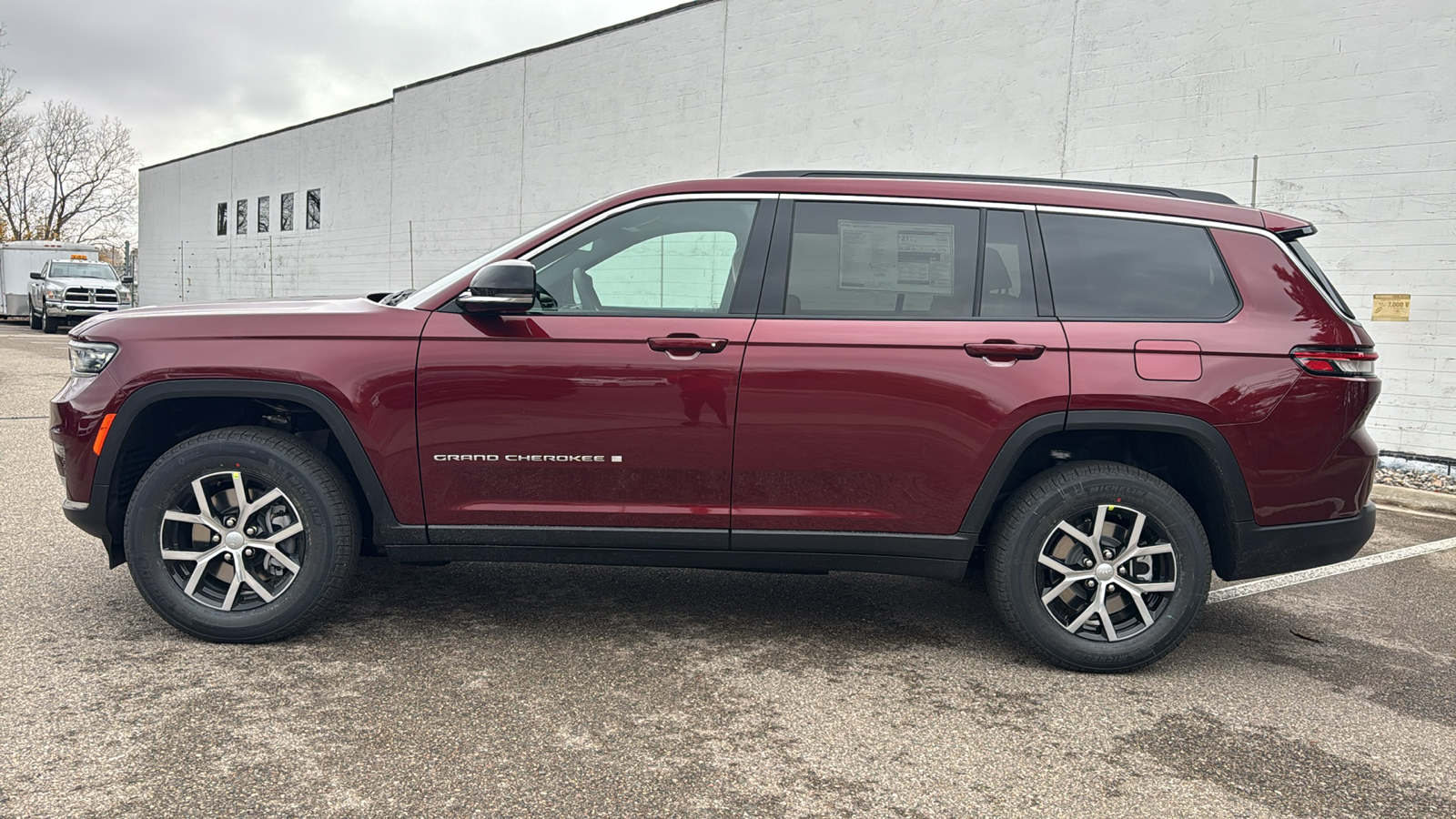 2025 Jeep Grand Cherokee L  2