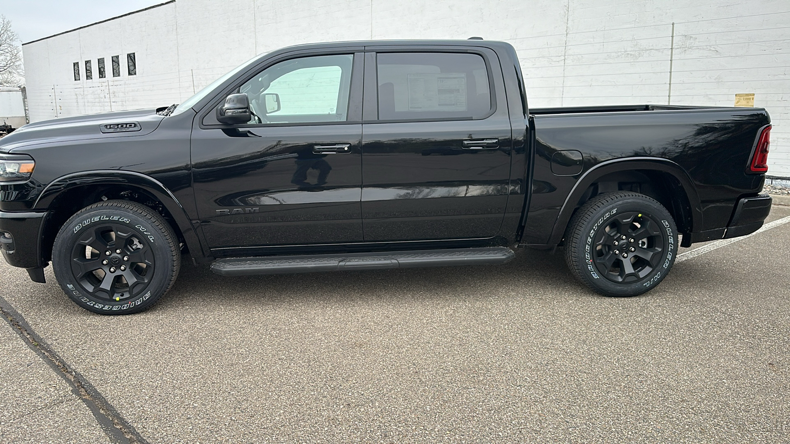 2025 Ram 1500 Big Horn/Lone Star 2