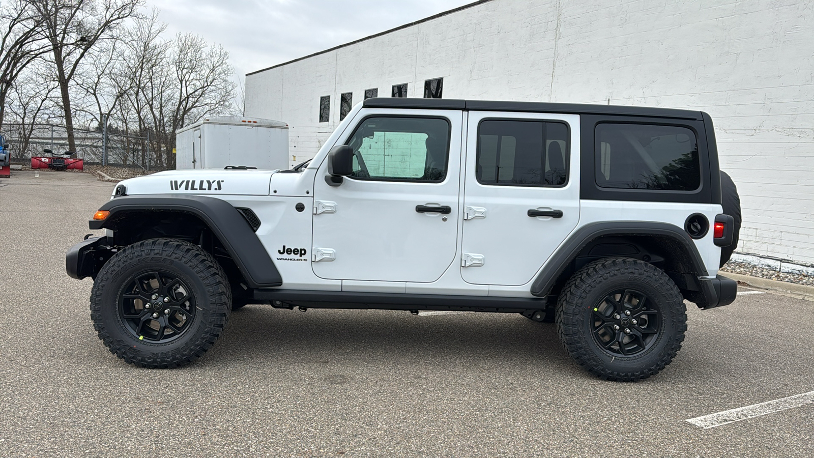 2025 Jeep Wrangler Willys 2