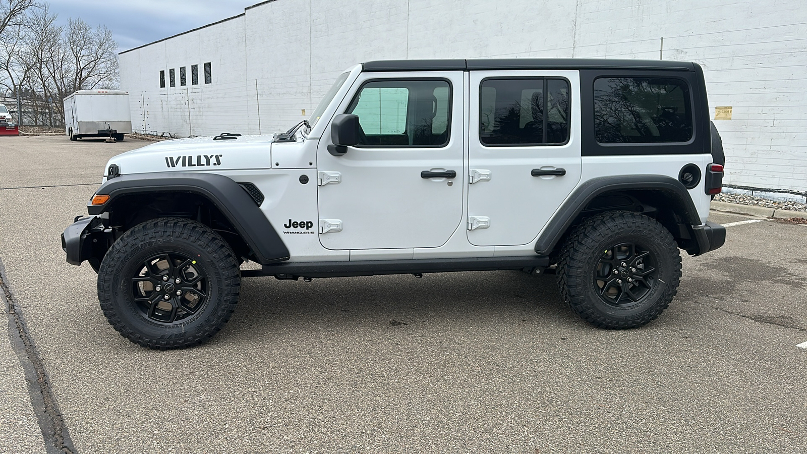 2025 Jeep Wrangler Willys 2