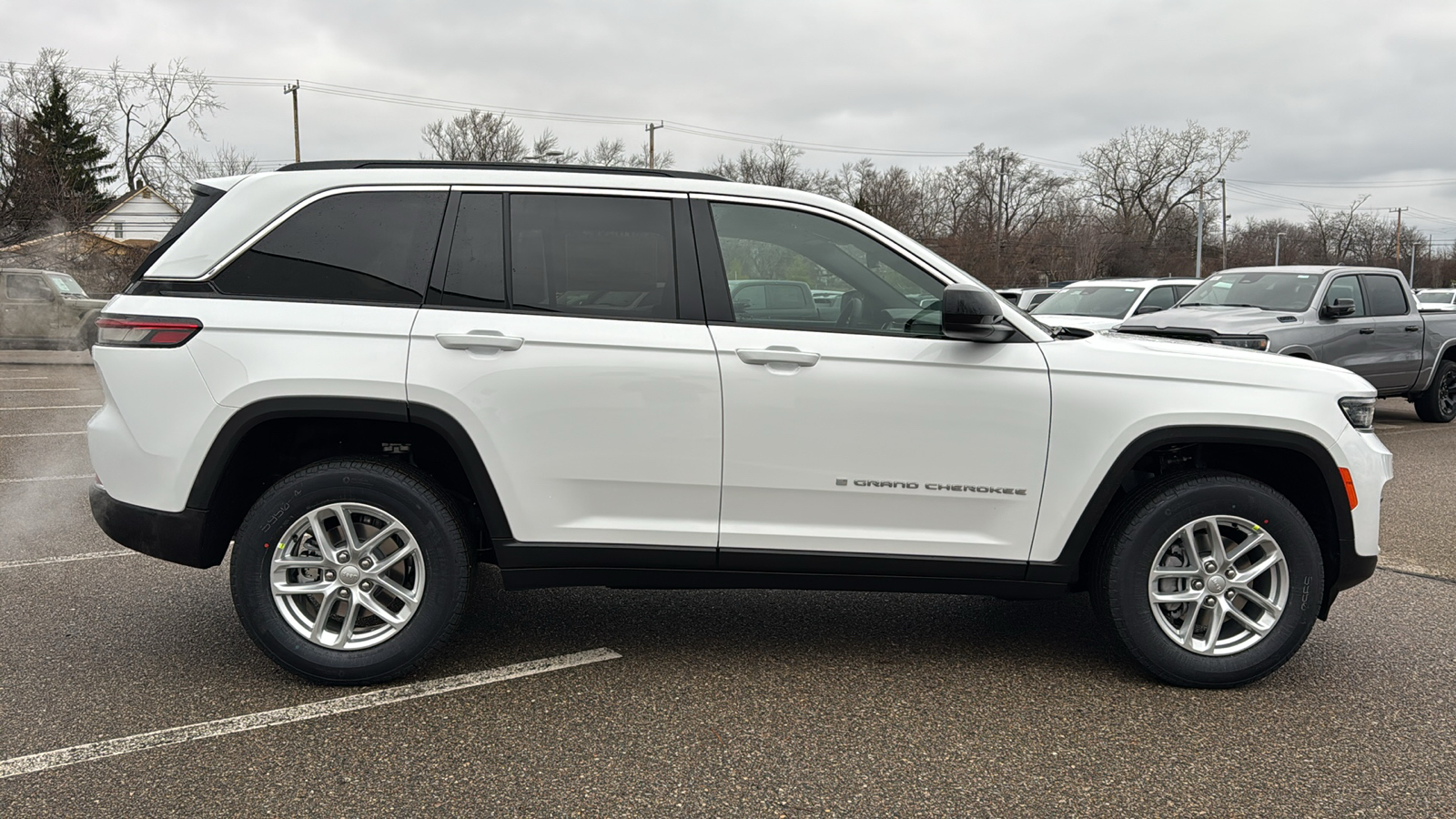 2025 Jeep Grand Cherokee Laredo 6