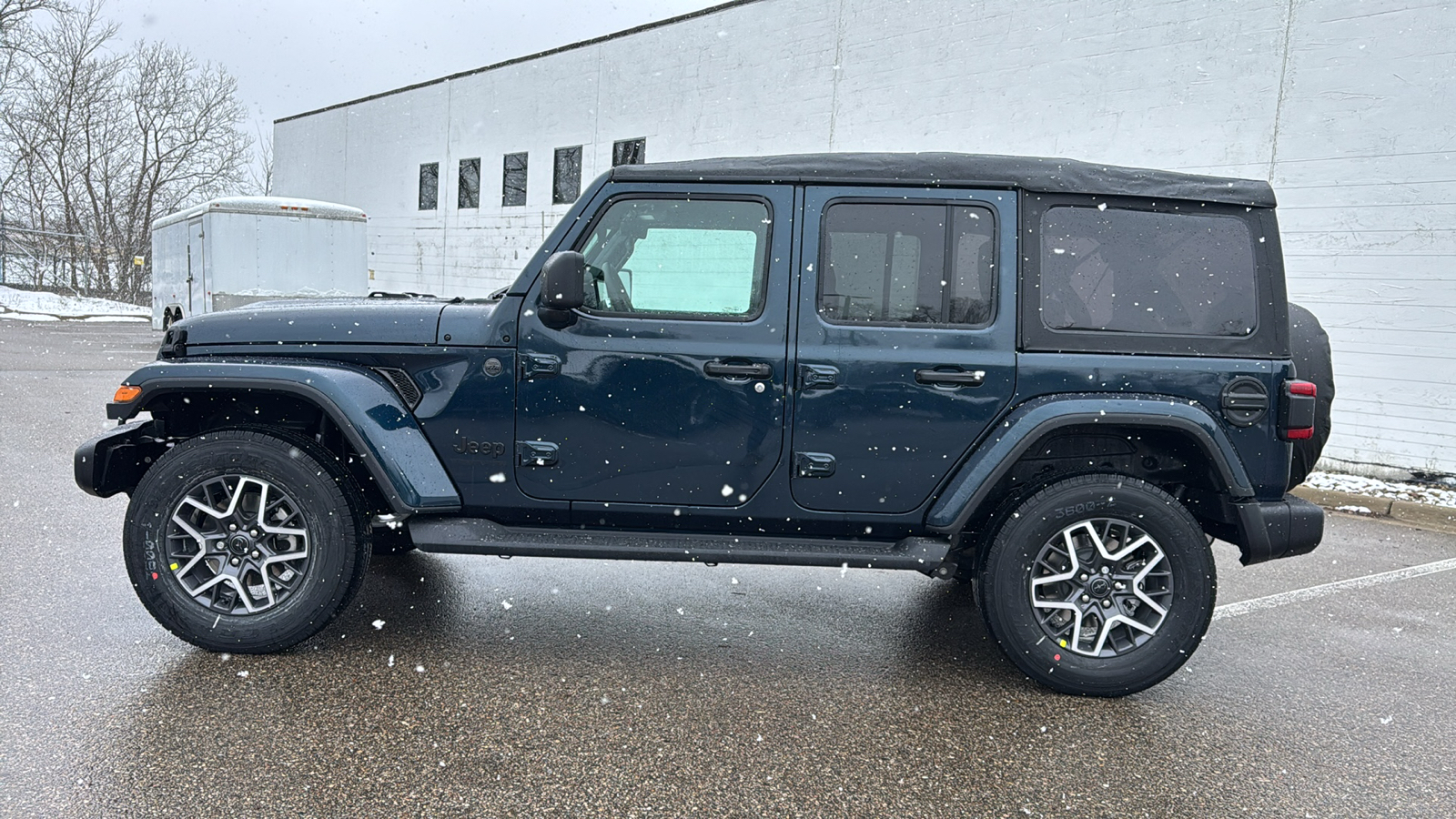 2025 Jeep Wrangler Sahara 2