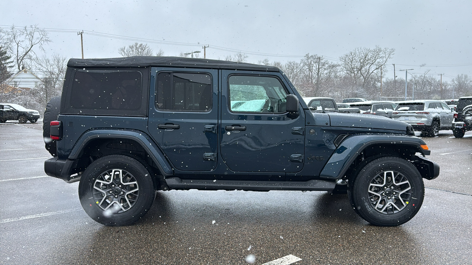 2025 Jeep Wrangler Sahara 6