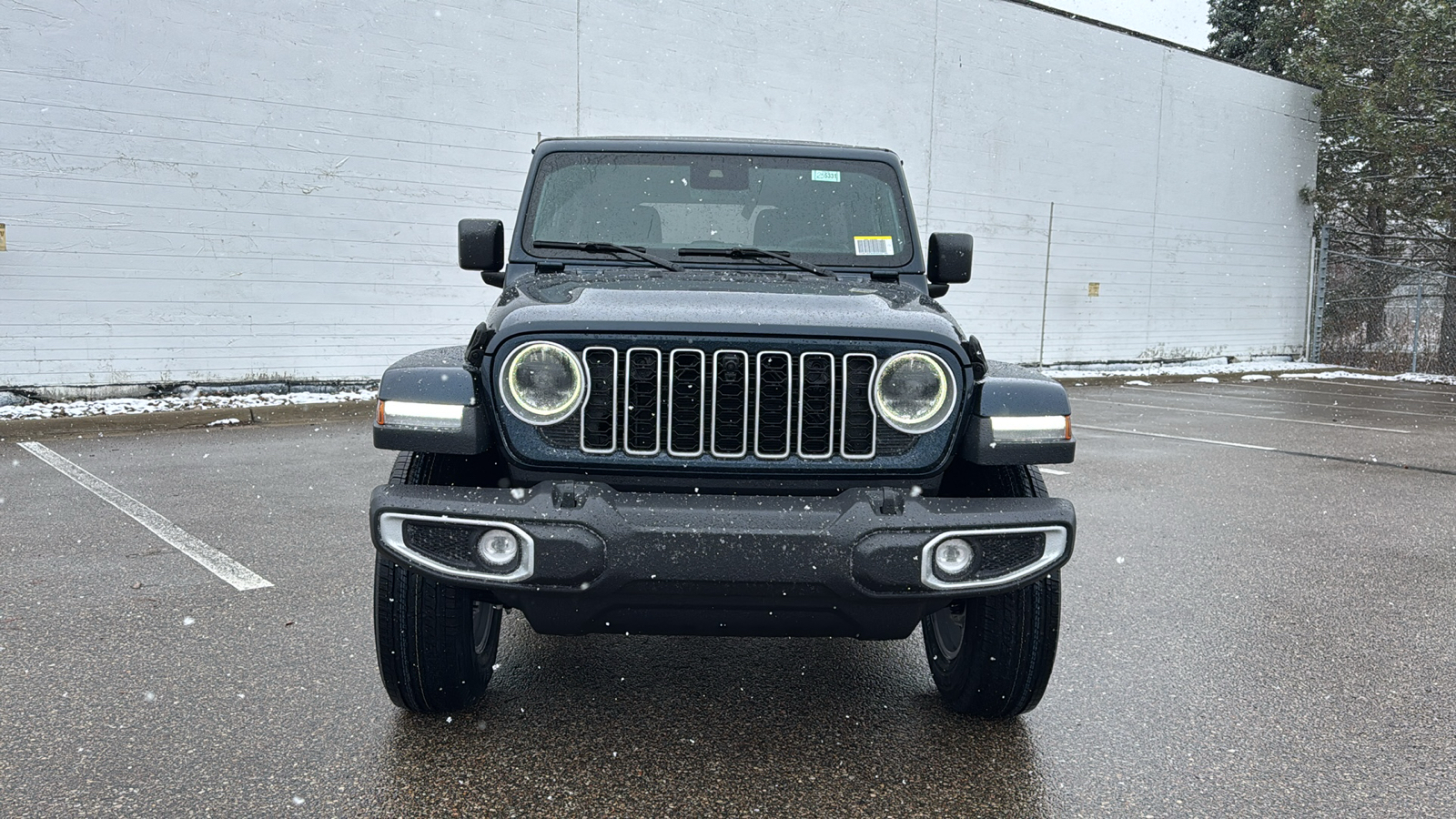 2025 Jeep Wrangler Sahara 8