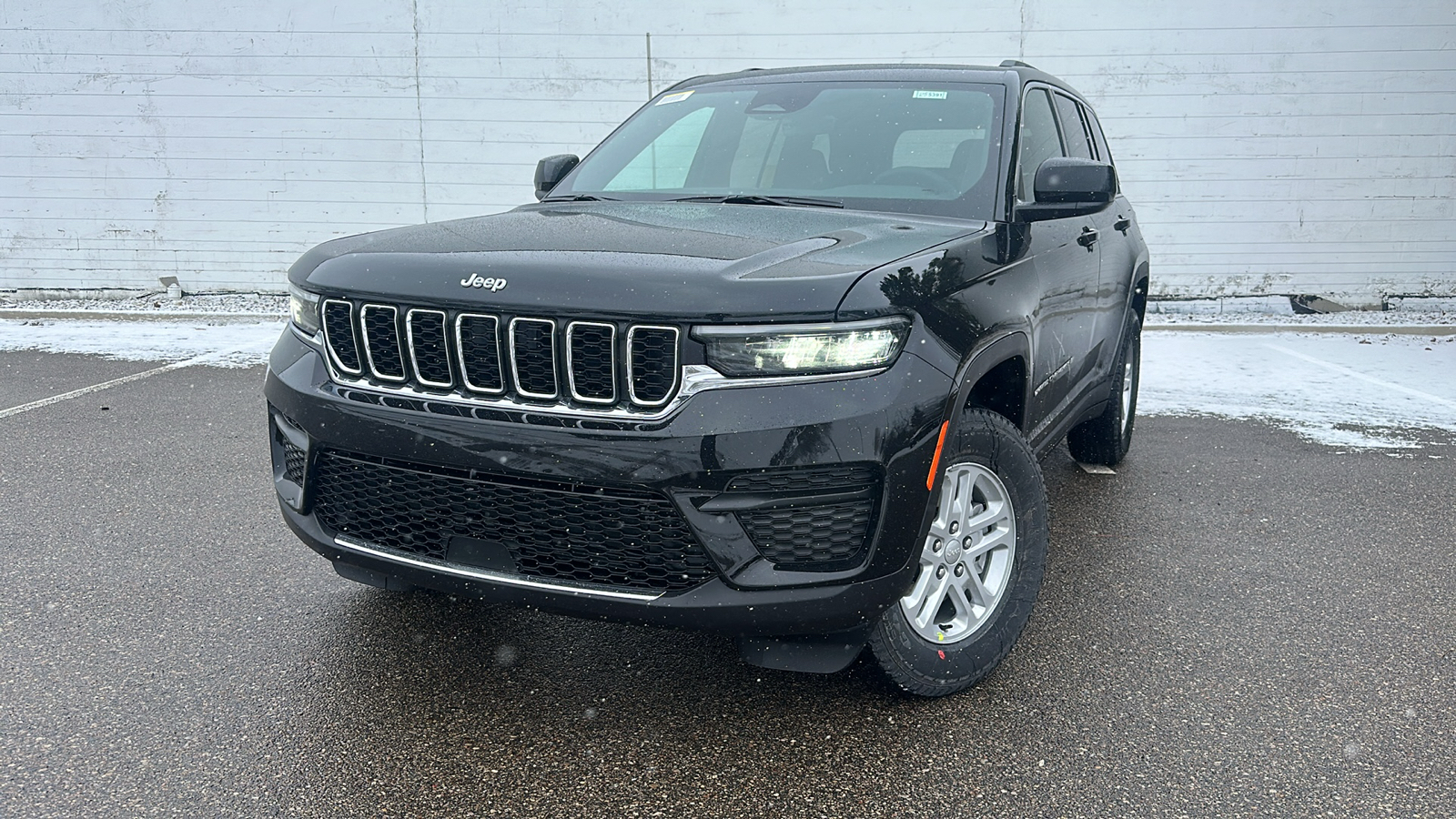 2025 Jeep Grand Cherokee Laredo 1