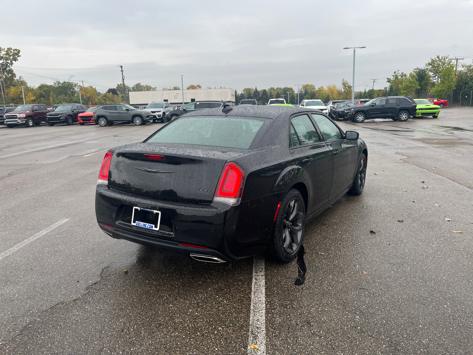 2023 Chrysler 300 Touring 2