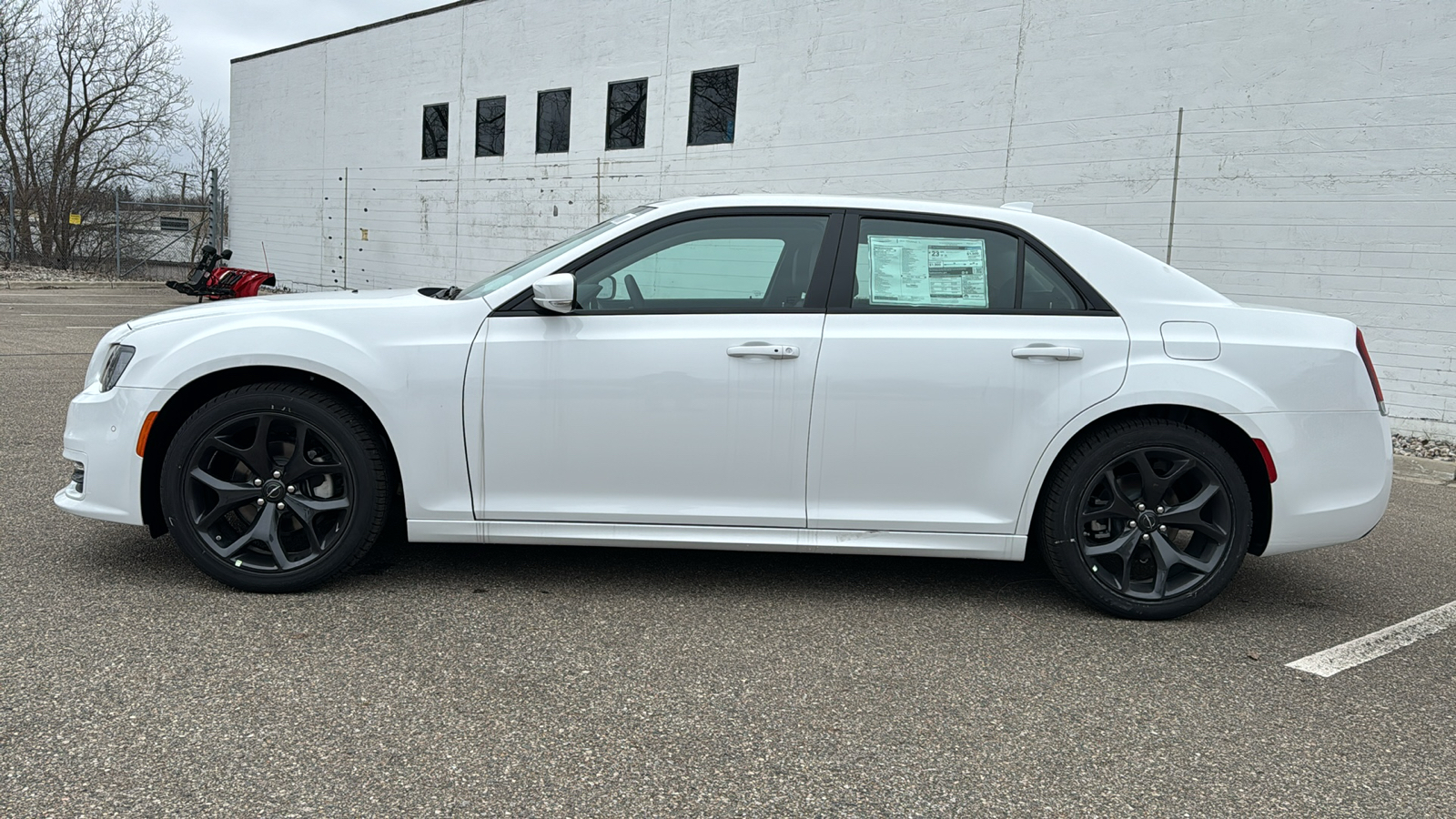 2023 Chrysler 300 Touring 2