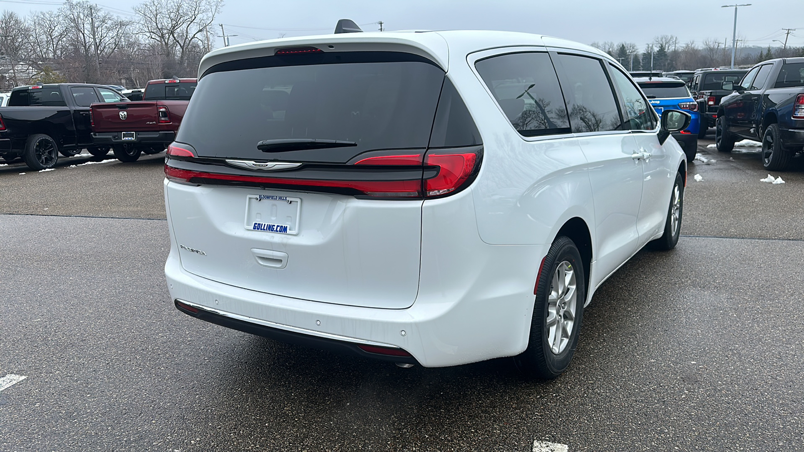 2024 Chrysler Pacifica Touring L 5