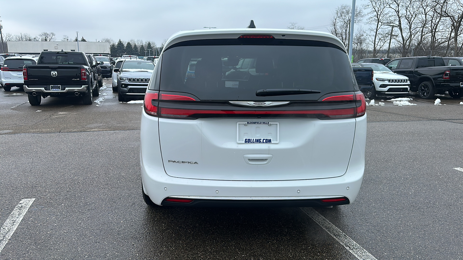 2024 Chrysler Pacifica Touring L 4