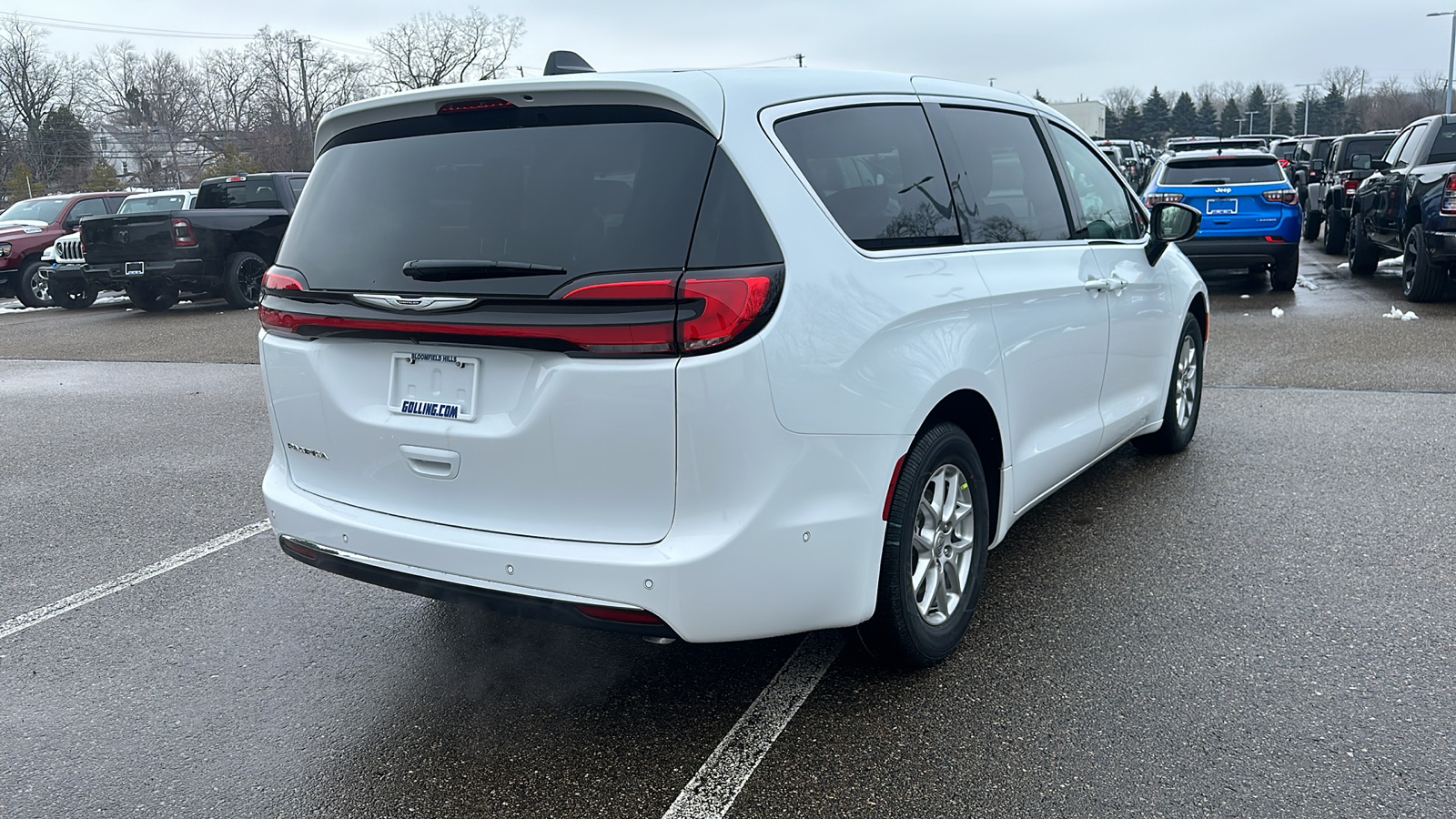 2024 Chrysler Pacifica Touring L 5