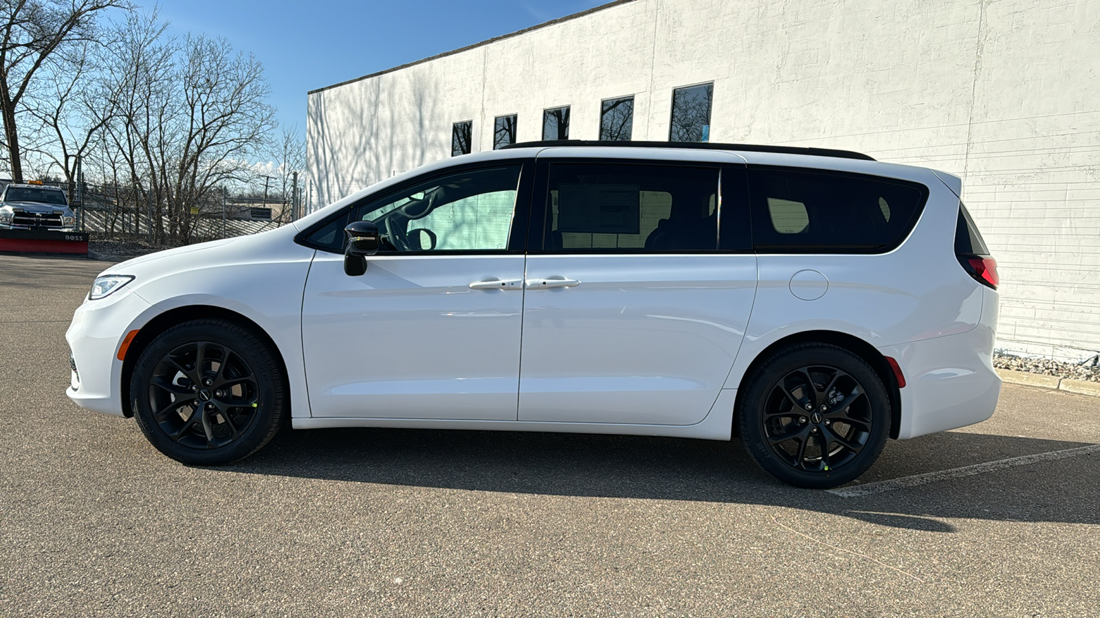 2024 Chrysler Pacifica Touring L 2