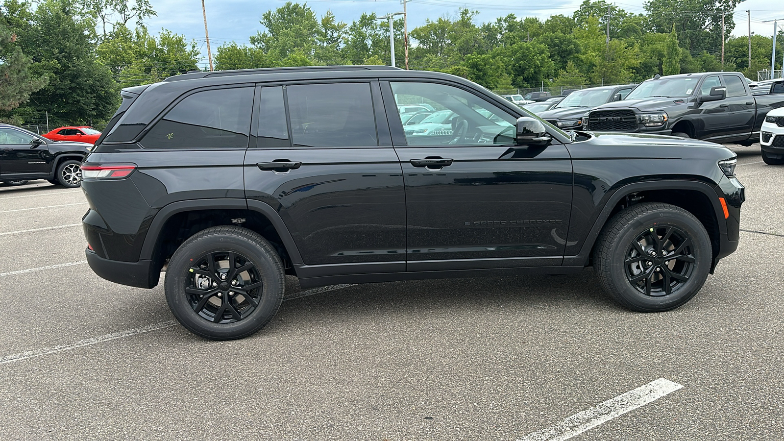 2024 Jeep Grand Cherokee Altitude 6