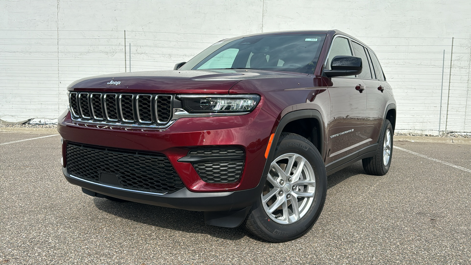 2024 Jeep Grand Cherokee Laredo 1