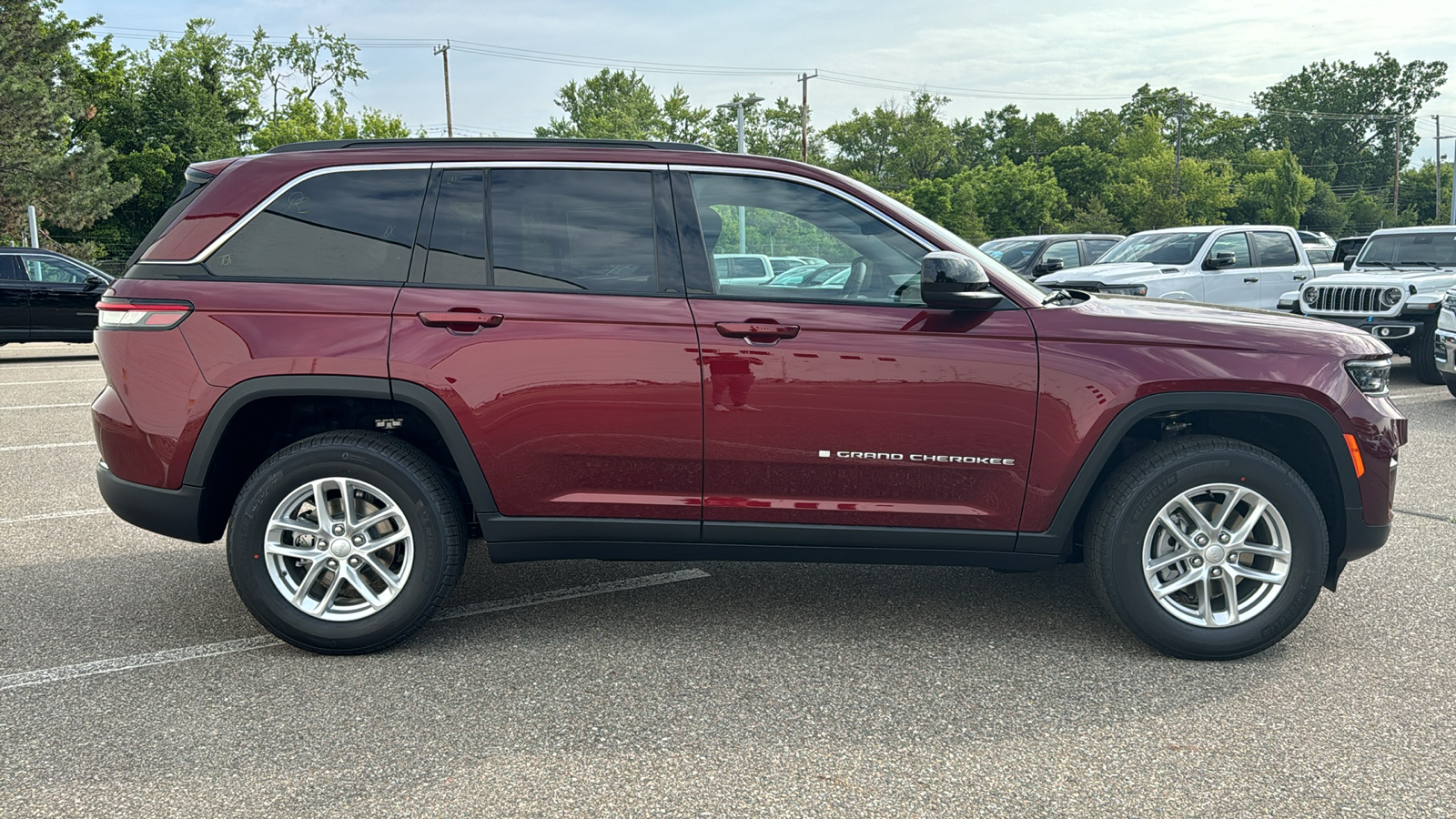 2024 Jeep Grand Cherokee Laredo 6